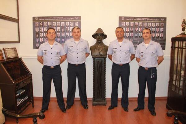 Inauguração do Salão Histórico - Suboficial Marcelo Azevedo dos Santos com o comandante da Ala 11, o Chefe do Estado-Maior e o Comandantes dos Esquadrões Aéreos